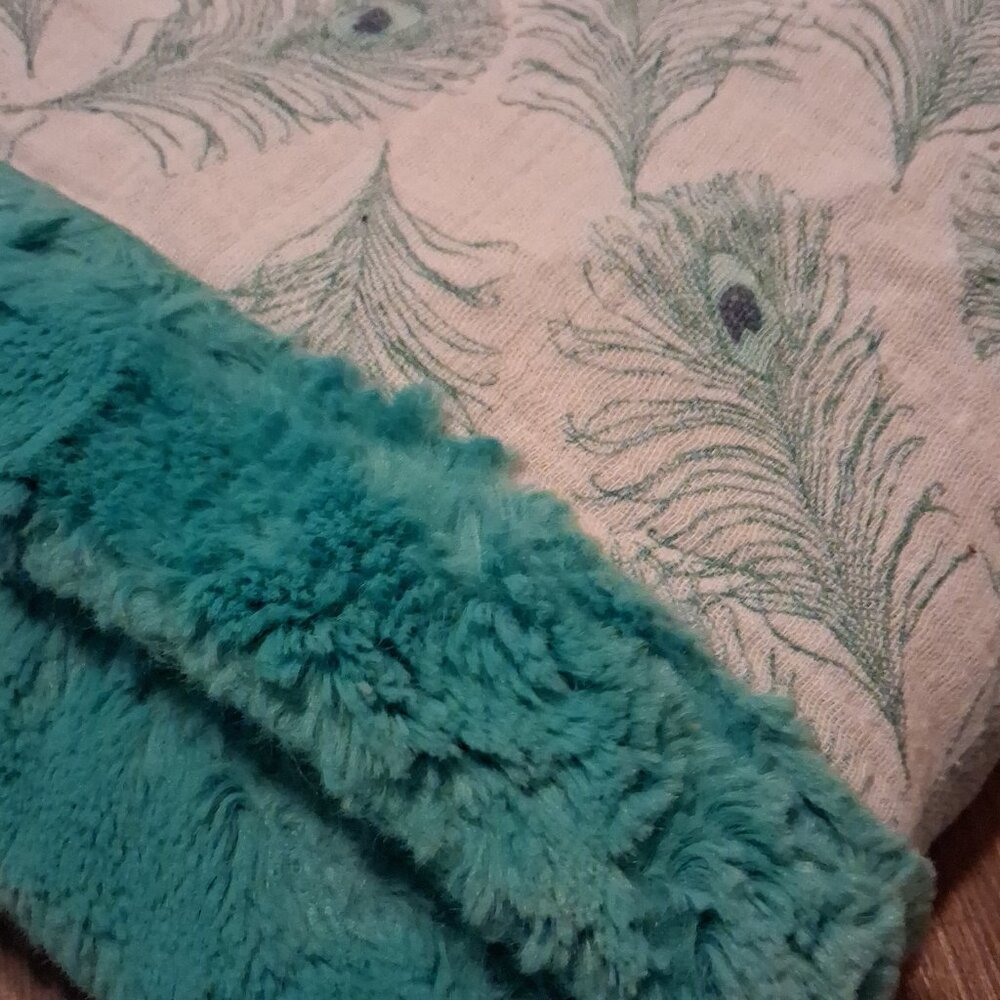 Minky back Muslin top blanket - Peacock